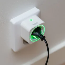 Eluttag med timer och Bluetooth
