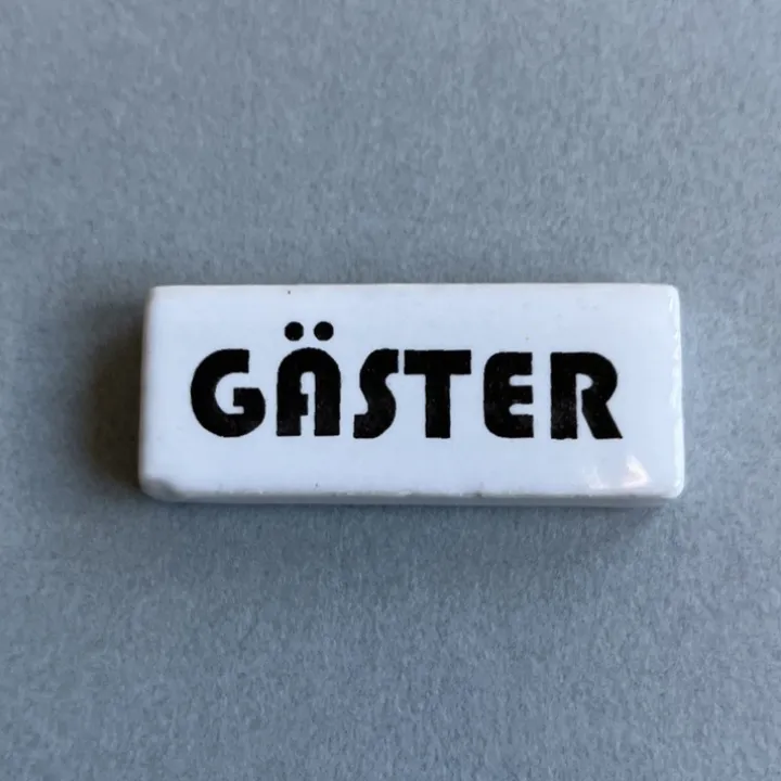 Gästskylt i porslin