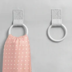 Hängande accessoarförvaring till garderoben