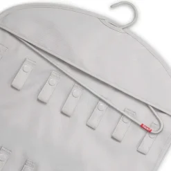 Hängande accessoarförvaring till garderoben