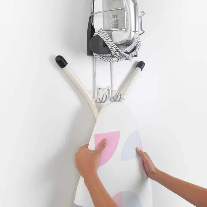 Hängare för strykjärn och strykbräda, Brabantia