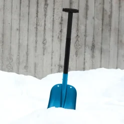 Hopfällbar snöskyffel