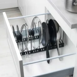 Justerbar stekpannsförvaring, 30-57cm