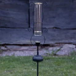 Regnmätare med solcellslampa