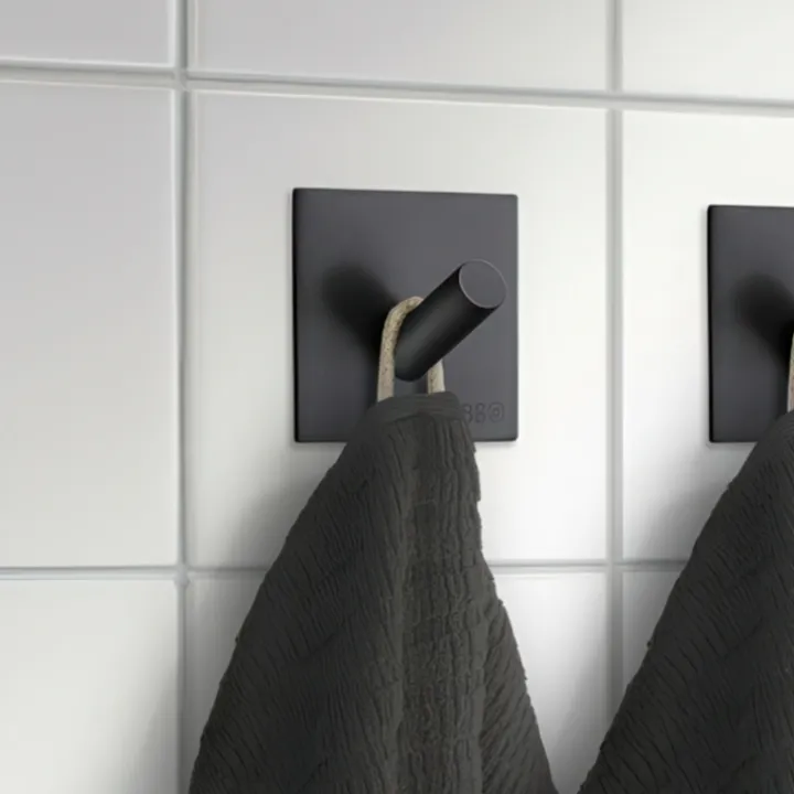 Självhäftande enkelkrok, Beslagsboden