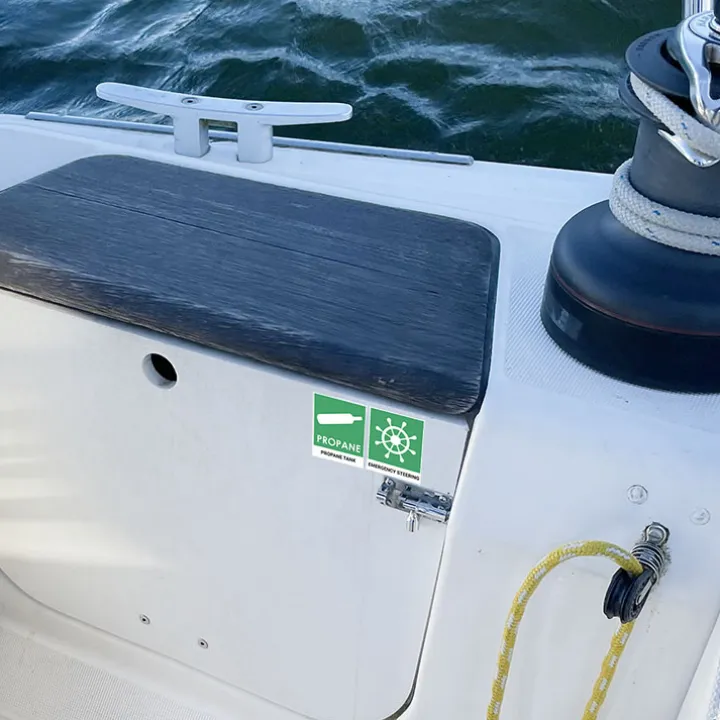 Säkerhetsdekaler till båten