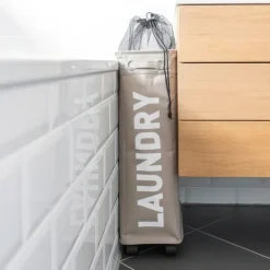 Smal tvättkorg på hjul, Laundry