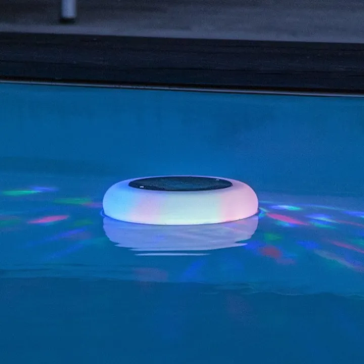 Solcellsladdad poollampa