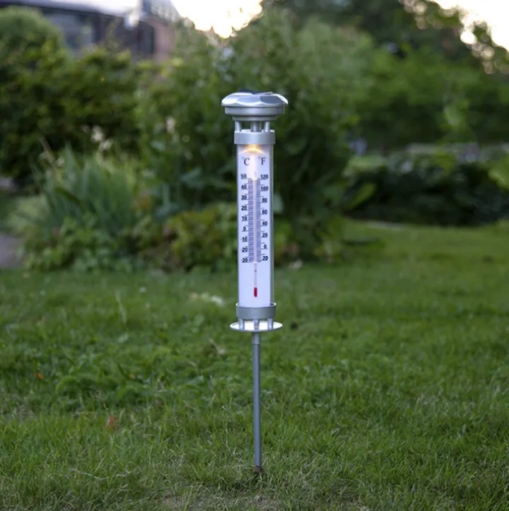 Solcellsladdad utomhustermometer