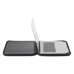 Solskydd och fodral till laptop