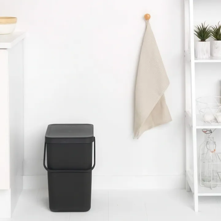 Sophink med lock och handdtag 12L, Brabantia