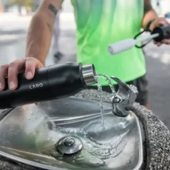 Termosflaska med vattenreningsfilter LARQ