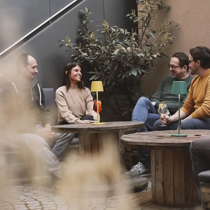 Uppladdningsbar bordslampa, Molto Luce Aesta