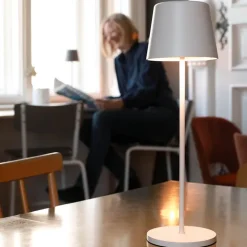 Uppladdningsbar bordslampa, Molto Luce Aesta