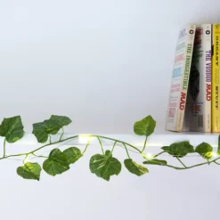 USB-driven ljusslinga med gröna blad